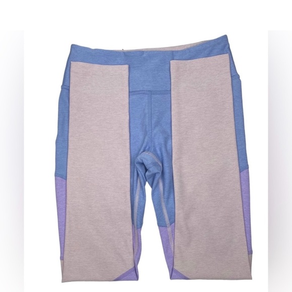 Outdoor Voices Lilac/Lavender/Dahlia 7/8 Spring Leggings
Size XSmall - Picture 4 of 7